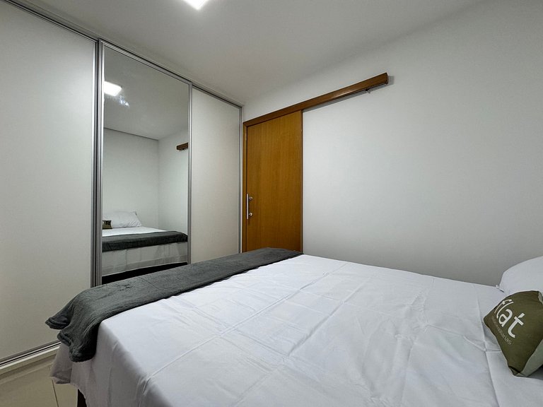 Studio Moderno no Sudoeste: Garagem e Tudo a Pé