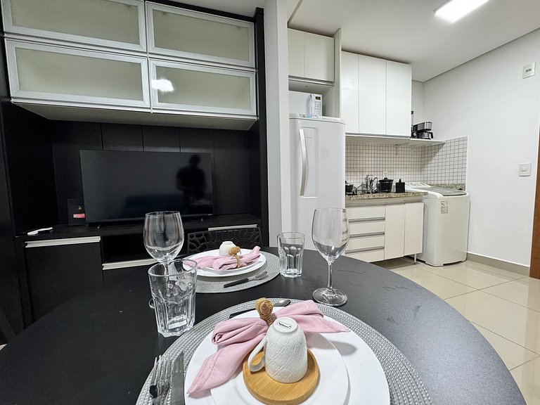 Studio Moderno no Sudoeste: Garagem e Tudo a Pé