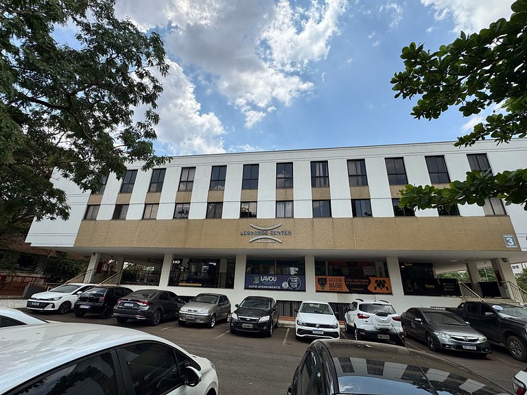 Studio Moderno no Sudoeste: Garagem e Tudo a Pé