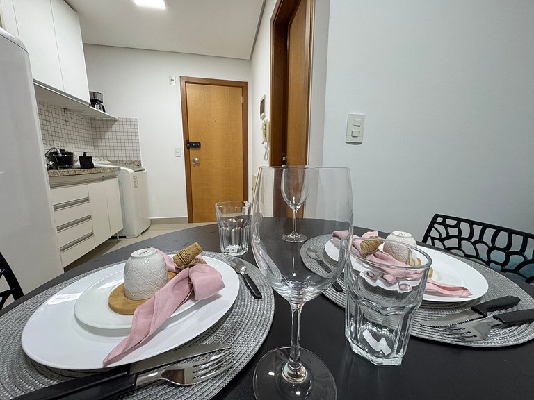 Studio Moderno no Sudoeste: Garagem e Tudo a Pé